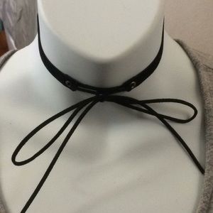5 bowtie chokers